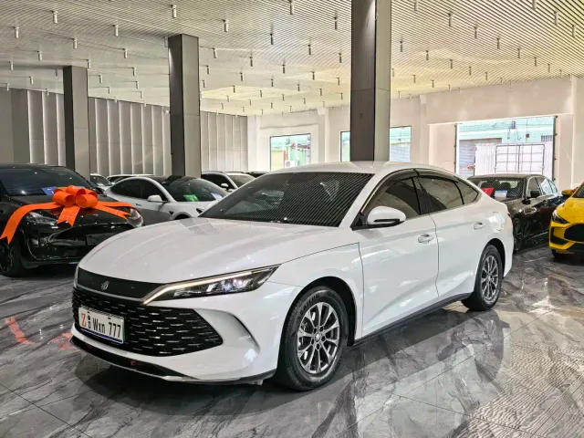 Фотография автомобиля — BYD Qin L