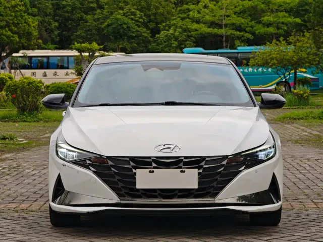 Hyundai Elantra — Фото автомобиля 2