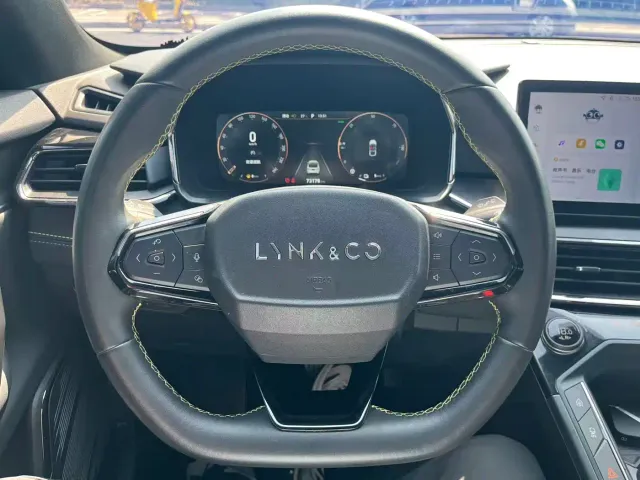 Lynk & Co 06 EM-P — Фото автомобиля 19