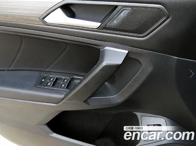 Volkswagen Tiguan — Фото автомобиля 12