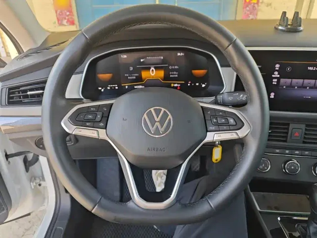 Volkswagen Bora — Фото автомобиля 10