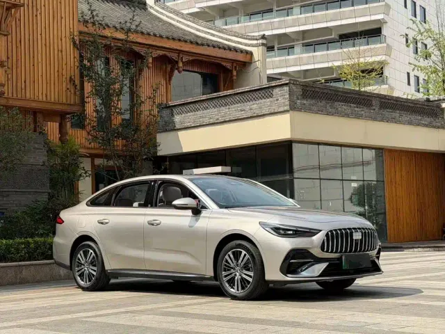 Geely Galaxy Galaxy Stellar 6 2025 Base Version — Фото автомобиля 3