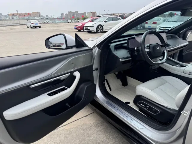 Xpeng P7 — Фото автомобиля 4
