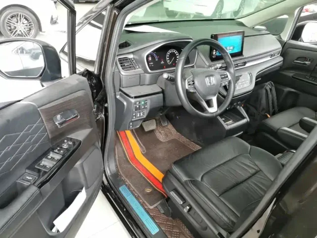Honda Elysion — Фото автомобиля 15