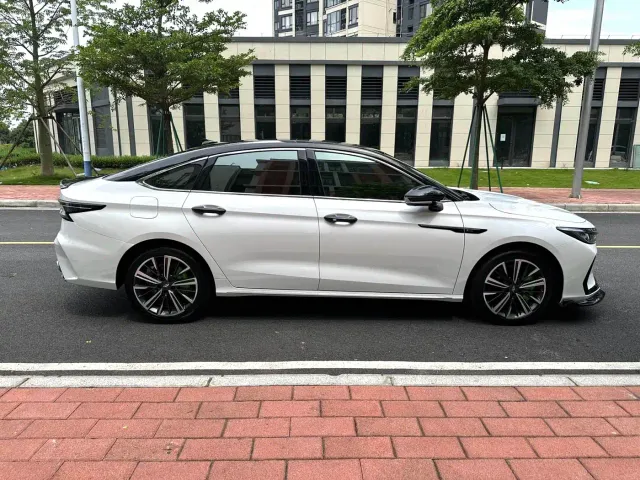 Chery Arrizo 8 — Фото автомобиля 5
