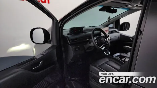 Hyundai Staria Staria — Фото автомобиля 10