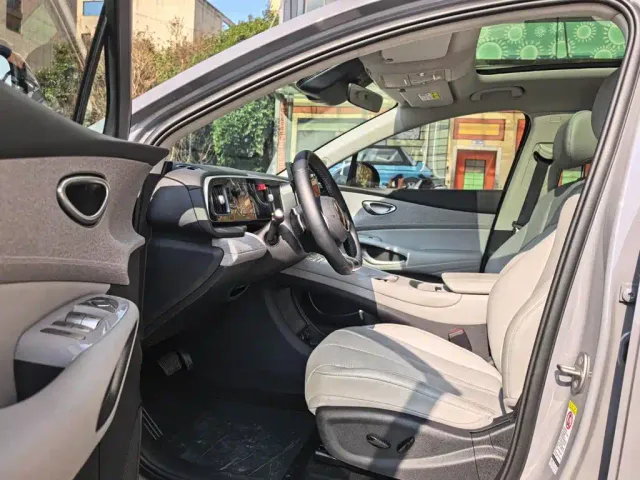 BYD Sealion 05 EV — Фото автомобиля 5