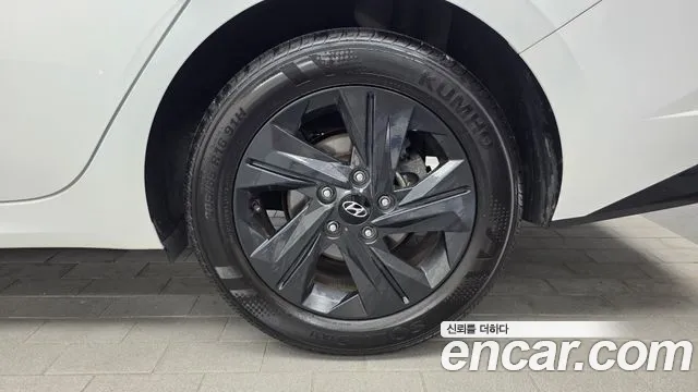 Hyundai AVANTE Avante (CN7) — Фото автомобиля 18