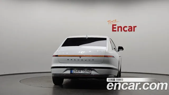 Hyundai Grandeur GN7 — Фото автомобиля 3
