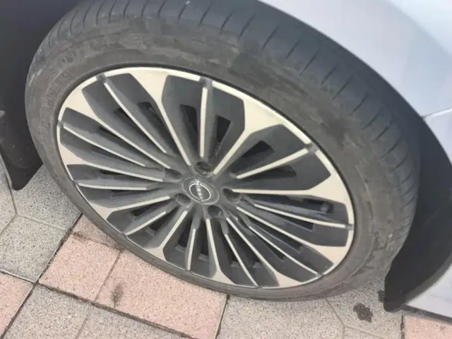 Nissan N7 — Фото автомобиля 6