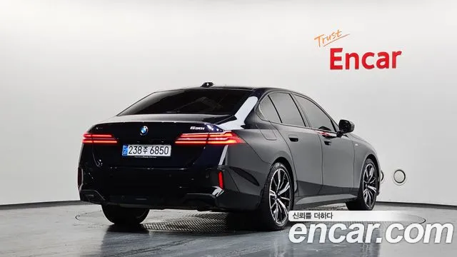 BMW 5-Series 5 серия (G60) 530i xDrive M Sport — Фото автомобиля 2