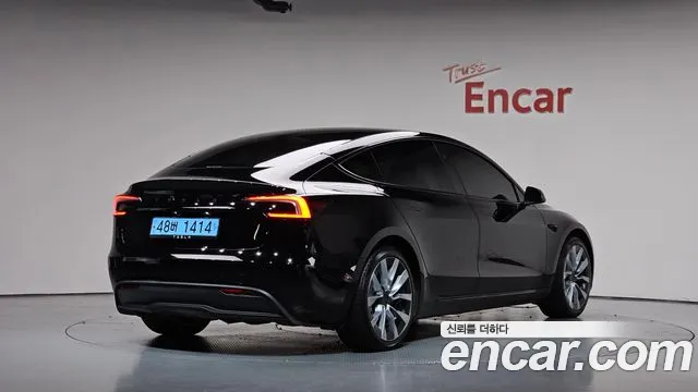 Фотография автомобиля — Tesla Model 3