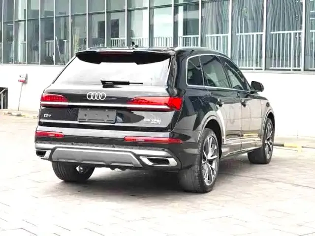 Audi Q7 — Фото автомобиля 8