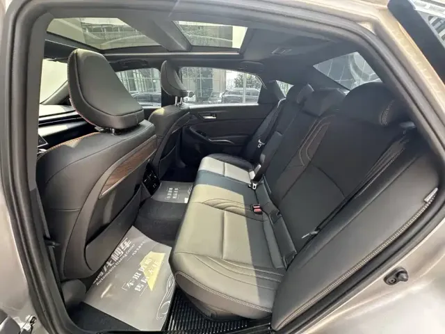Toyota Avalon 2024 Hybrid 2.0L Luxury Edition — Фото автомобиля 8