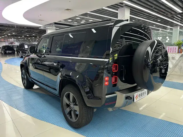 Land Rover Land Rover Defender 2025 110 3.0T P400 -Dynamic HSE — Фото автомобиля 25
