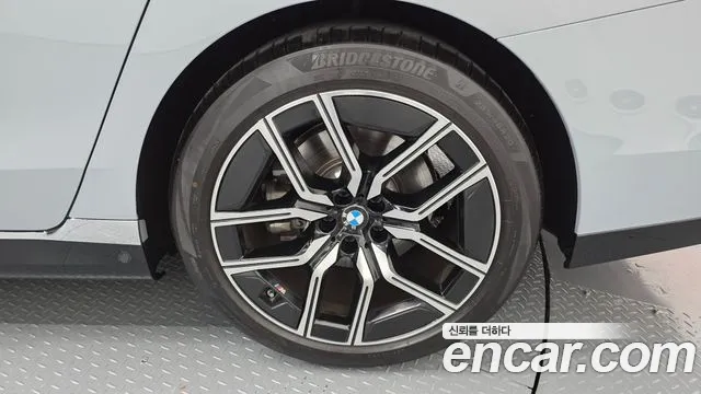 BMW 7-Series — Фото автомобиля 5