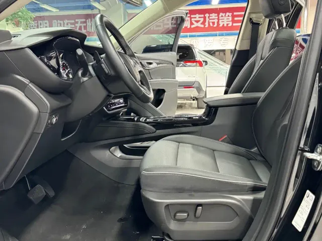 Buick Envision Plus — Фото автомобиля 9