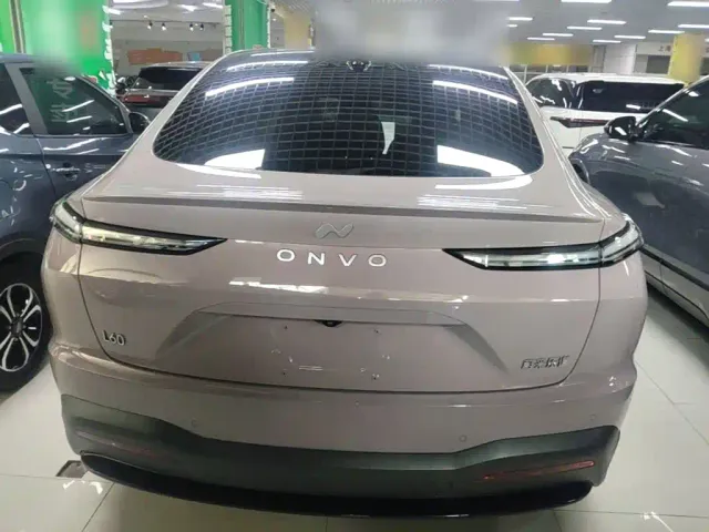 Onvo L60 — Фото автомобиля 5