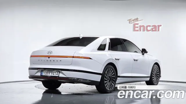 Hyundai Grandeur GN7 — Фото автомобиля 2