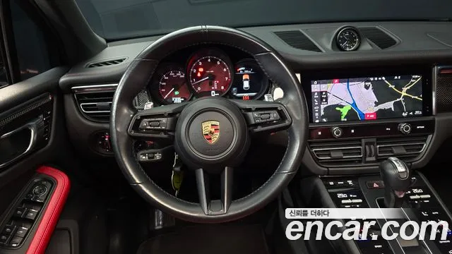 Porsche Macan — Фото автомобиля 13