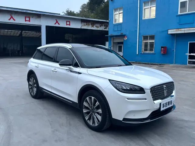 Lincoln Corsair — Фото автомобиля 2