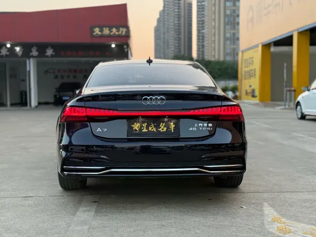 Audi A7L — Фото автомобиля 16