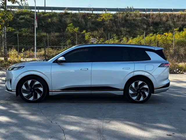 Dongfeng eπ 008 — Фото автомобиля 7