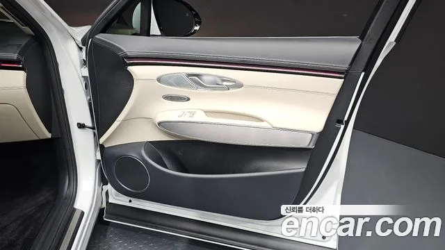 Genesis GV70 — Фото автомобиля 12