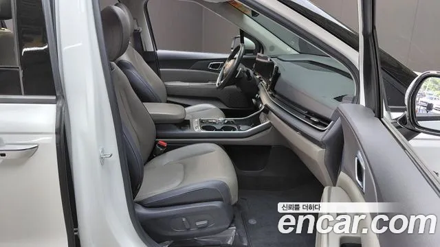 Kia Carnival Generation 4 — Фото автомобиля 15