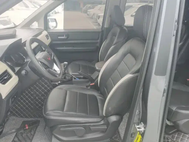 Wuling Zhengcheng — Фото автомобиля 14