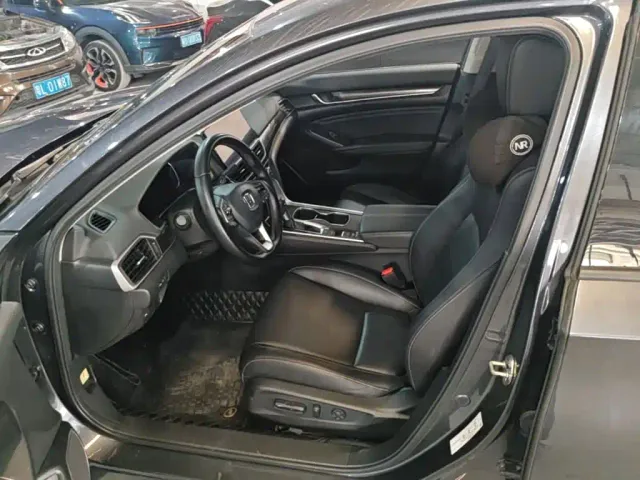 Honda Accord — Фото автомобиля 14