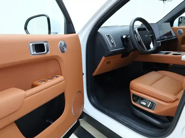 Li Auto L7 — Фото автомобиля 15