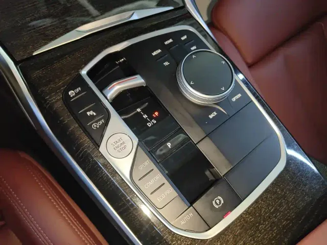 BMW 3 Series — Фото автомобиля 9