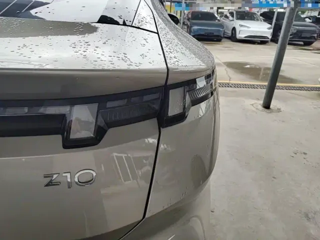 Lynk & Co Z10 — Фото автомобиля 7