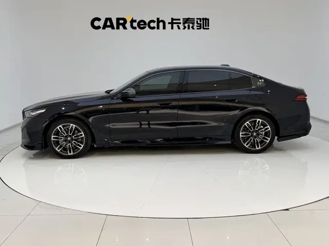 BMW BMW 5 Series 2024 525Li M Sport Package — Фото автомобиля 8