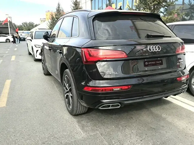 Audi Q5L — Фото автомобиля 2