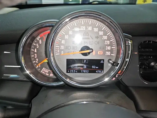 MINI Hatch — Фото автомобиля 11