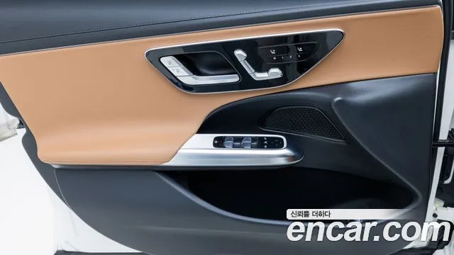 Mercedes-Benz E-Class — Фото автомобиля 12