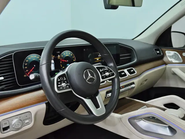 Mercedes-Benz GLE-Class — Фото автомобиля 17