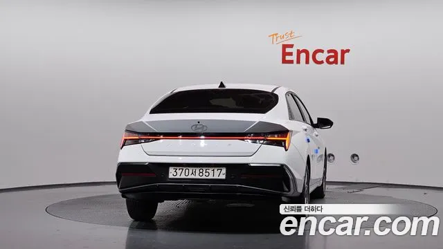 Hyundai Avante CN7 — Фото автомобиля 3