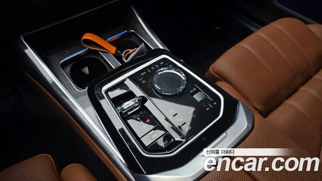 BMW 7-Series 7 серия (G70) 740i xDrive M Sport — Фото автомобиля 9