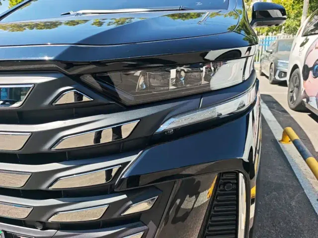 Toyota Vellfire — Фото автомобиля 23