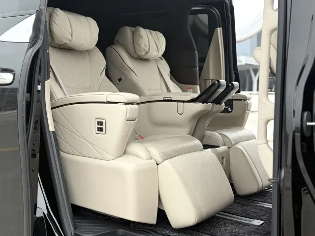 Toyota Vellfire — Фото автомобиля 8
