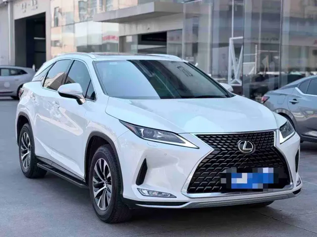 Фотография автомобиля — Lexus RX