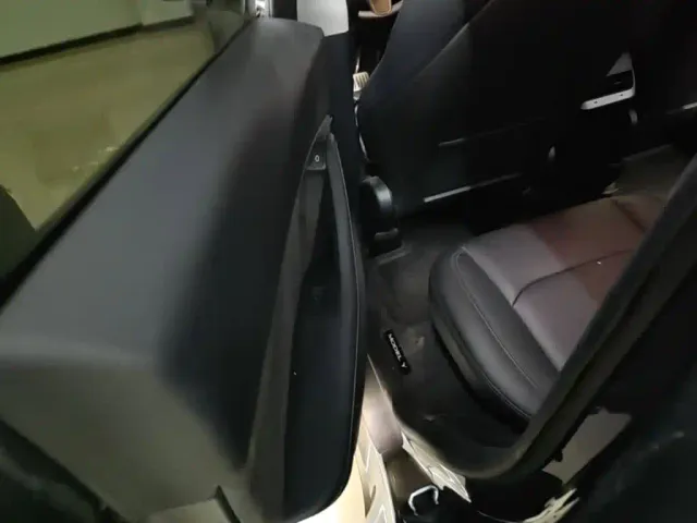 Tesla Model Y — Фото автомобиля 16