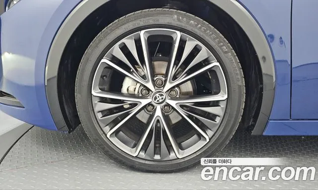 Toyota Prius 5th Gen — Фото автомобиля 5