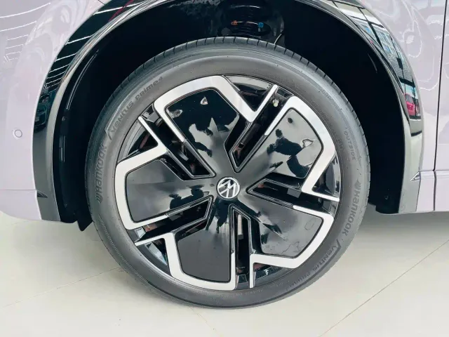 Volkswagen Tiguan L — Фото автомобиля 3