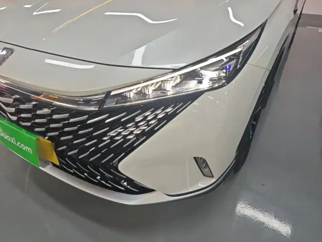 Roewe RX5 — Фото автомобиля 23
