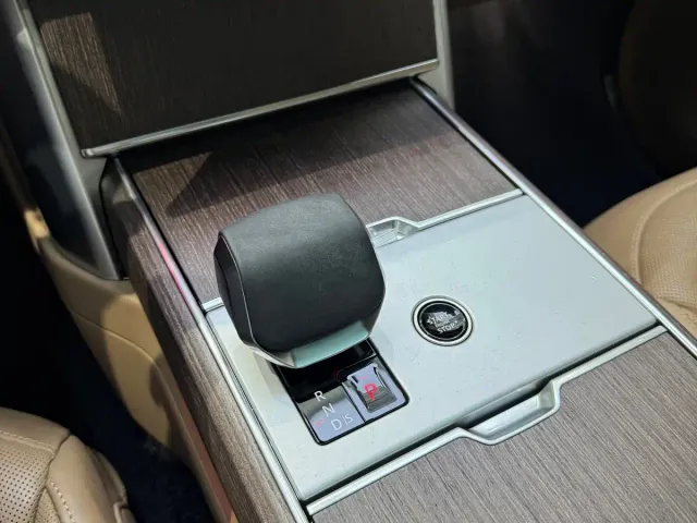 Land Rover Range Rover — Фото автомобиля 10