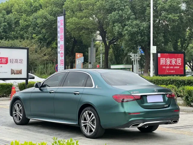 Mercedes-Benz E-Class — Фото автомобиля 3
